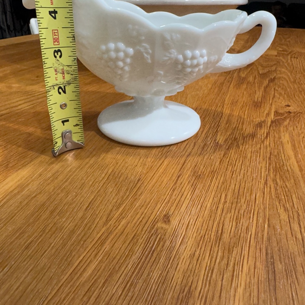 Westmoreland paneled gravy boat - Picture 8 of 9